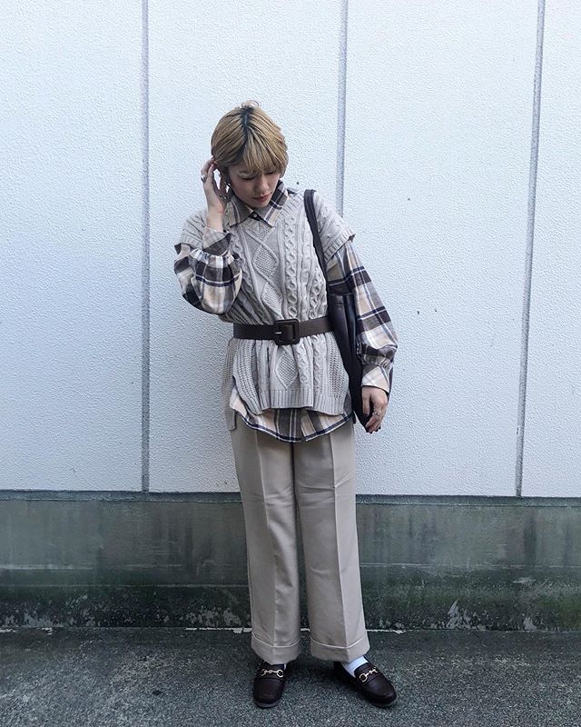 .【staff styling】.?RF939412C003 Bigケーブルベスト▷¥2,900+tax.?RF980023C008袖ボリュームチェックSH▷¥2,900+tax.?RF9P0132C000センタープレスPT▷¥2,900+tax.?RF9S0141C001スクエアバックル太ベルト▷¥1,500+tax.?RF951242C000ビットローファー▷¥2,900+tax..#retrogirl#newarrival#fashion#autumn#レトロガール#カジュアル#カジュアルアイテム#プチプラ#プチプラアイテム#プチプラファッション#プチプラコーデ