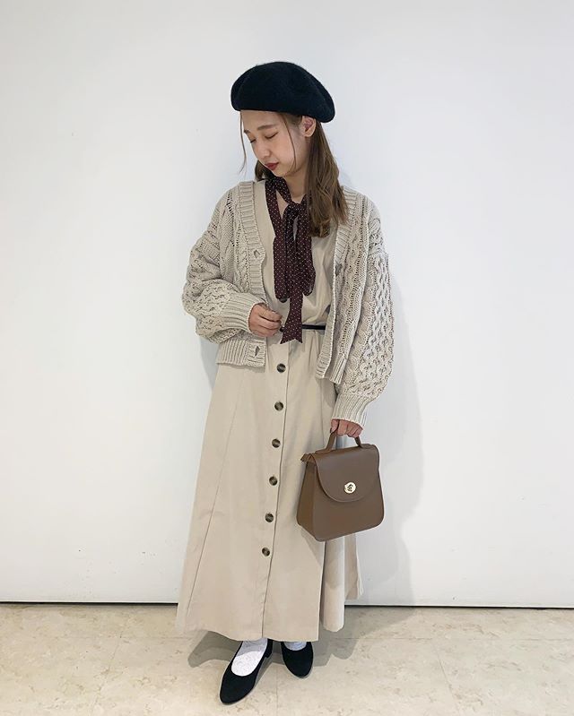 .【staff styling】.?RW980012C001 1.5GGケーブルカーデ▷¥2,900+tax.?RF939422C002ロングジレOP▷¥3,900+tax.?RF927423C001ボウタイBL▷¥2,500+tax.?RF9S0143C0102wayハンドBAG▷¥2,900+tax.?RF955242C001ふかふかパンプス▷¥1,900+tax..#retrogirl#newarrival#fashion#autumn#レトロガール#カジュアル#カジュアルアイテム#プチプラ#プチプラアイテム#プチプラファッション#プチプラコーデ