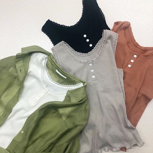 .【recommend item】﻿?RM080011B001 ヘンリーレースタンク▷¥1,300+tax(店舗入荷中)﻿∥color∥white / gray / orange / black﻿#retrogirl#retrogirl2020ss#レトロガール#レトロガールコーデ#プチプラ#プチプラコーデ#ヘンリータンク#ヘンリートップス