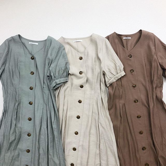 .﻿【new arrival】﻿﻿?RS056622T002麻ライクガウンOP▷¥2,900+tax﻿(店舗.オンライン入荷中)﻿﻿∥color∥﻿L-green / white / brown﻿model:157cm﻿﻿﻿#retrogirl#retrogirl2020ss﻿#レトロガール#レトロガールコーデ﻿﻿#ガウンワンピース#カラーワンピース