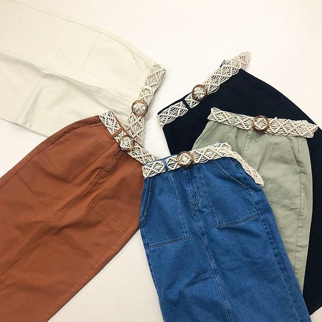 .﻿【new arrival】﻿﻿?RM080031B000マクラメベルト付ナローSK﻿▷¥2,900+tax﻿(オンライン.ZOZOTOWN入荷中)﻿﻿∥color∥﻿orange / white / black / denim / green﻿model:157cm﻿﻿﻿#retrogirl#retrogirl2020ss﻿#レトロガール#レトロガールコーデ﻿﻿#ナロースカート#ナロースカートコーデ
