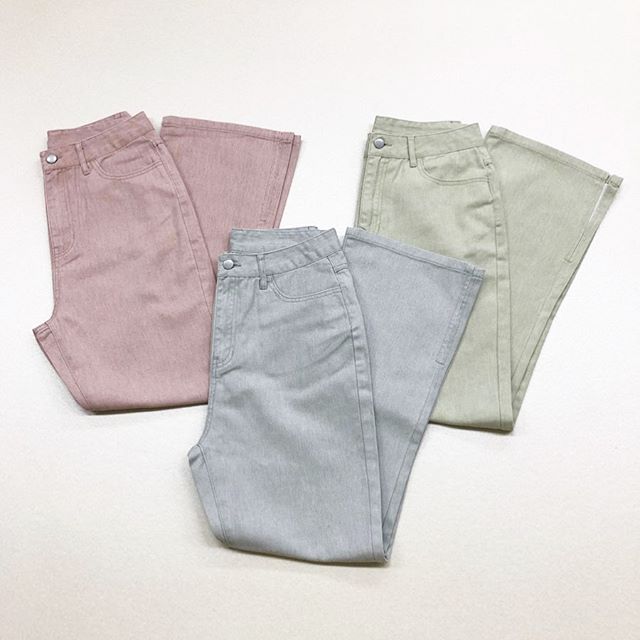 .﻿【new arrival】﻿﻿?RS034832B001フレアスリットカラーPT﻿▷¥2,900+tax﻿(店舗入荷中.オンライン近日入荷予定)﻿﻿∥color∥﻿pink / gray / green﻿model:157cm﻿﻿﻿#retrogirl#retrogirl2020ss﻿#レトロガール#レトロガールコーデ﻿﻿#カラーパンツ#フレアパンツ