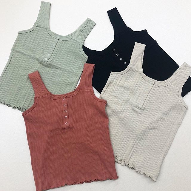 .﻿【new arrival】﻿﻿?RM027411B004リブヘンリーキャミ﻿▷¥1,500+tax﻿(今週店舗入荷　オンライン近日入荷)﻿﻿∥color∥﻿green / D-orange / beige / black ﻿﻿﻿#retrogirl_style#retrogirl2020ss﻿#レトロガール#レトロガールコーデ﻿#ヘンリーキャミ#リブキャミ