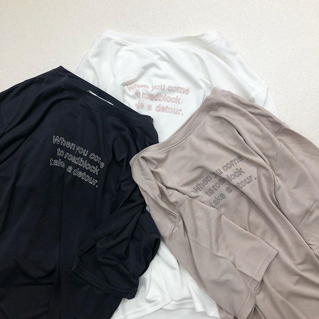 .﻿【new arrival】﻿﻿?RS056411C011サンドウォッシュロゴTee▷¥1,900+tax﻿(今週店舗入荷　オンライン近日入荷)﻿﻿∥color∥﻿white / beige / D-gray﻿﻿﻿#retrogirl_style#retrogirl2020ss﻿#レトロガール#レトロガールコーデ﻿#ロゴtシャツ#サンドウォッシュtシャツ