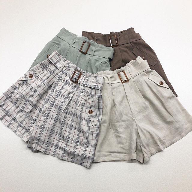 .﻿【new arrival】﻿﻿﻿?RS080032B002麻レーヨンSPT﻿▷¥2,300+tax﻿(今週店舗入荷  オンライン近日入荷予定)﻿﻿∥color∥﻿check / ivory / green / brown﻿﻿﻿model:157cm﻿﻿#retrogirl_style#retrogirl2020ss﻿#レトロガール#レトロガールコーデ﻿#ショートパンツ#カラーパンツ#柄パンツ