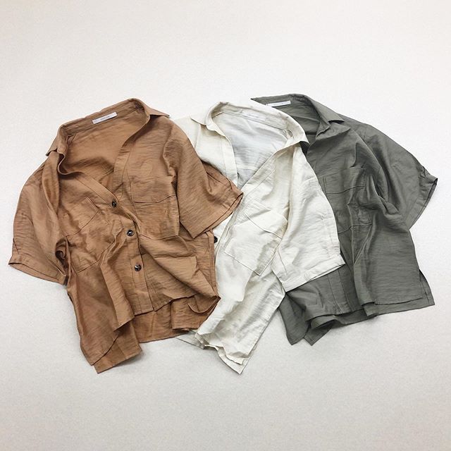 .﻿【new arrival】﻿﻿?RL080023C001麻ライクスキッパーSH▷¥1,900+tax﻿(今週店舗入荷　オンライン近日入荷予定)﻿﻿∥color∥﻿orange / white / green﻿﻿﻿#retrogirl_style#retrogirl2020ss﻿#レトロガール#レトロガールコーデ﻿#カラーシャツ#スキッパーシャツ