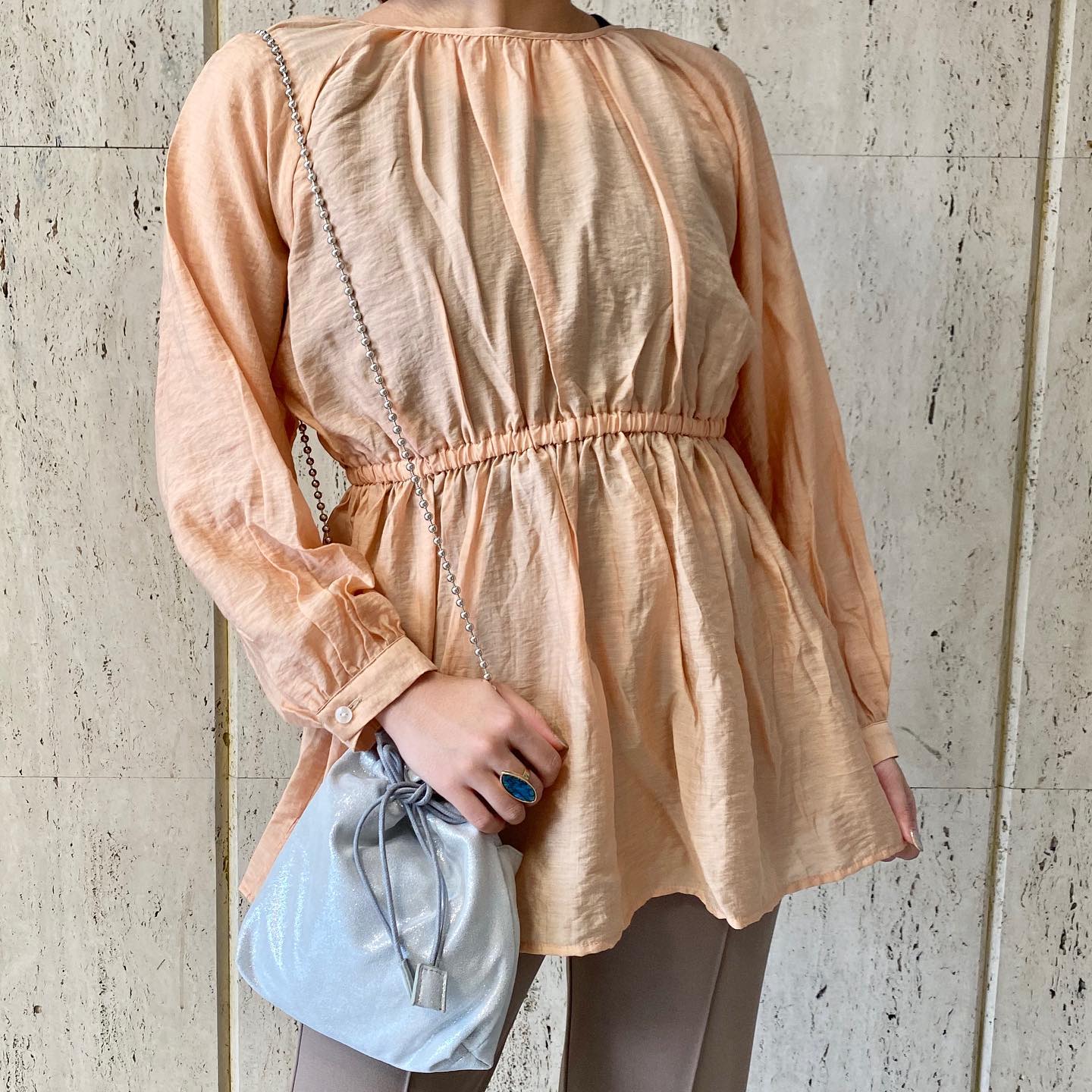 .【new arrival】﻿﻿﻿?RE080023G001BﾘﾎﾞﾝｼｱｰﾁｭﾆｯｸBL▷¥2,900+tax﻿(店舗今週入荷.オンライン近日入荷予定)﻿﻿∥color∥﻿ white / L pink / brown ﻿#retrogirl_style#retrogirl2020ss﻿#レトロガール#レトロガールコーデ#バックリボン#シアー#シアーブラウス#チュニック#チュニックブラウス