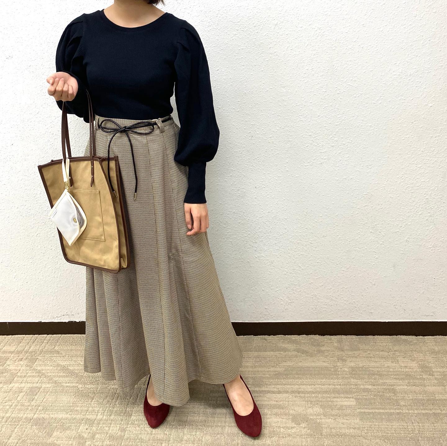 .【new arrival】?RF037531B001 ロープベルト付マーメイドSK▷¥2,900+tax(店舗今週入荷.オンライン近日入荷予定)∥color∥ camel / black / check / jacquard春から人気のマーメイドスカートが流行りのロープベルトとセットになって入荷!ベルトもいろんな形でご利用ください#retrogirl_ootd#レトロガール#レトロガールコーデ#トレンドファッション#プチプラコーデ#マーメイドスカート#チェック柄#ジャガード#ロープベルト#パワショルトップス#トートバッグ#パンプス#マスクケース#秋コーデ