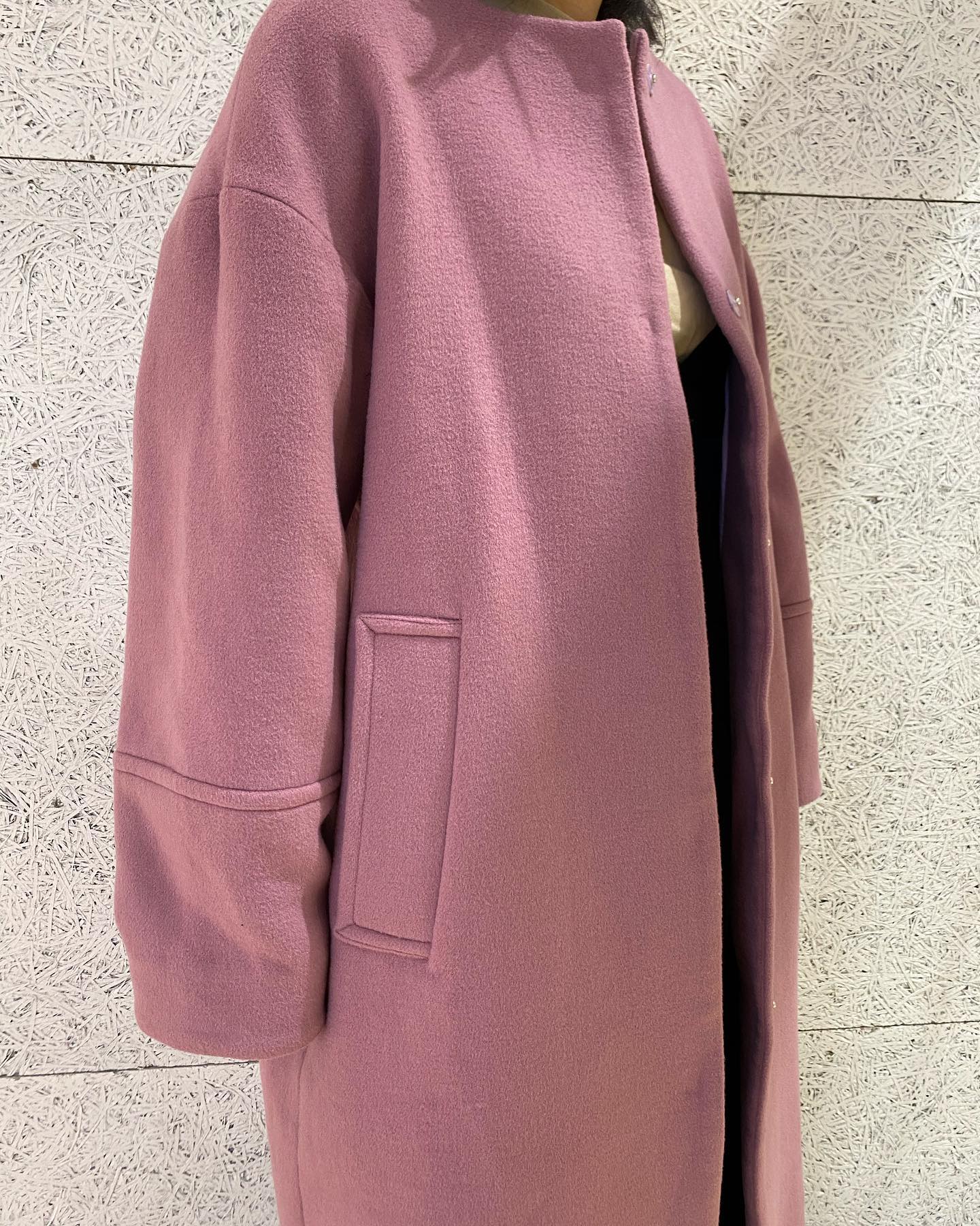 .【new arrival】?RW080021B002 ｳｰﾙ混ｺｰｶﾗｰｺｰﾄ▷¥6,900+tax(店舗今週入荷.オンライン近日入荷予定)﻿∥color∥L brown / D brown / pink予約受付していたｱｳﾀｰが待望の今週入荷！ﾉｰｶﾗｰのためﾊｲﾈｯｸｱｲﾃﾑやﾎﾞﾘｭｰﾑあるﾏﾌﾗｰとの合わせがｵｽｽﾒ#retrogirl_ootd#レトロガール#レトロガールコーデ#トレンドファッション#プチプラコーデ#ノーカラー #ノーカラーコート#ウールコート #ロングコート#ピンク #バケットハット #チャイナシューズ#冬コーデ