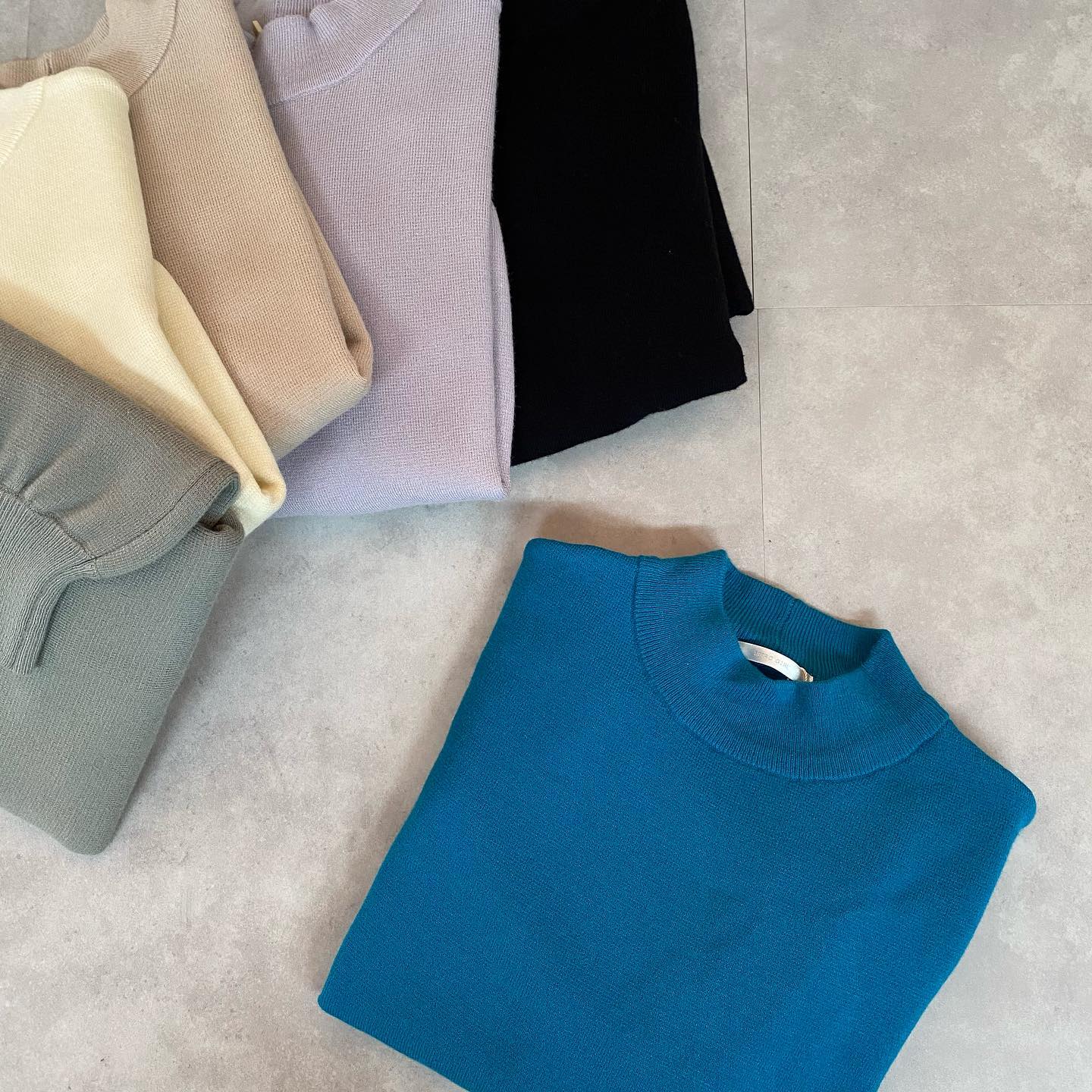.【new color】?RW080012B004 ﾐﾗﾉﾘﾌﾞHNﾆｯﾄ▷¥2,530 with tax﻿ (店舗今週入荷.オンライン近日入荷予定)∥color∥﻿ blue﻿#retrogirl_ootd#レトロガール#レトロガールコーデ#トレンドファッション#プチプラコーデ#ハイネックニット #ニット#新色 #ブルー