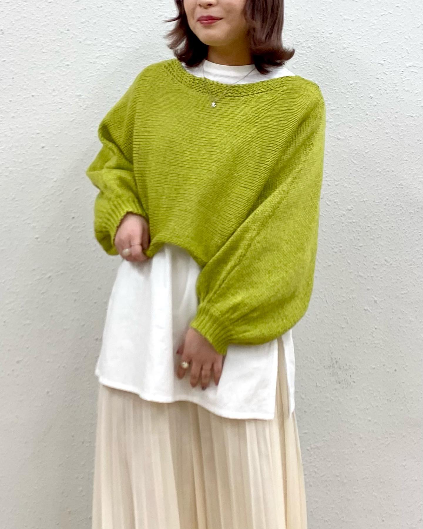 2/25のｲﾝｽﾀﾗｲﾌﾞでも紹介【new arrival】﻿﻿🏷RP156412T003 ﾃｰﾌﾟﾔｰﾝｼｮｰﾄﾆｯﾄ▷¥2,750(税込)(店舗近日入荷予定.オンライン予約受付中)﻿﻿∥color∥﻿ white / green / blueﾚｲﾔｰﾄﾞｽﾀｲﾙがしやすいﾃﾞｻﾞｲﾝと生地感軽くて一枚でも着やすいﾆｯﾄです #retrogirl_ootd#レトロガール#レトロガールコーデ#トレンドファッション#プチプラコーデ#テープヤーン #ドルマンスリーブ #ドルマンニット #春ニット #マスタードカラー #レイヤード #プリーツスカート #春カラー #春コーデ #2021ss