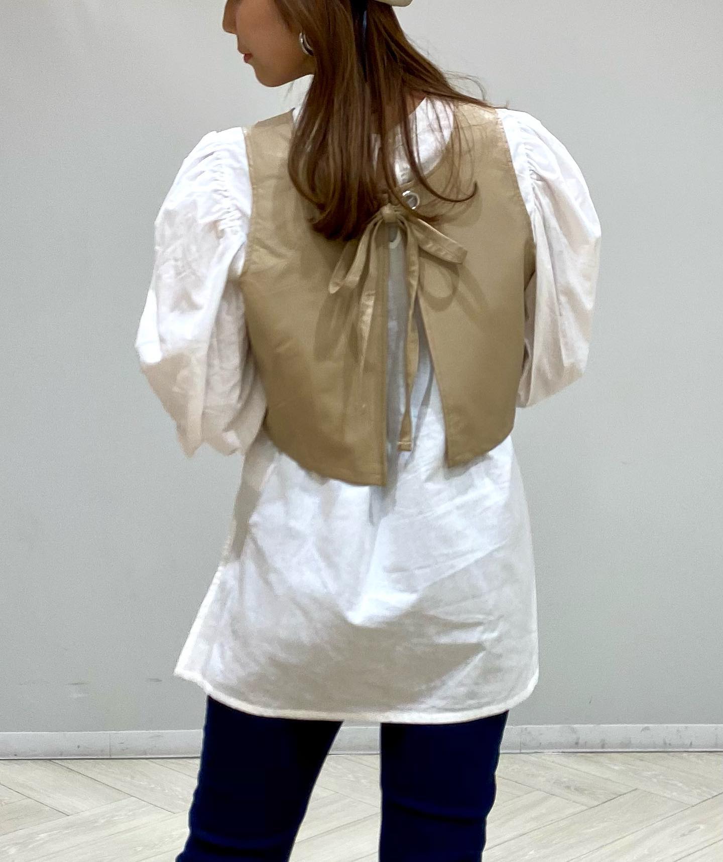 2/25ｲﾝｽﾀﾗｲﾌﾞでも紹介中【New arrival】﻿? RM156423T001 ベストSETブラウス▷¥4,290(税込)(店舗近日入荷.オンライン予約受付中) ﻿∥color∥﻿ check / leather : black / L beige 前後どちらでも着られる2WAYベストのSETアイテムカジュアルな日は #バックリボンガーリーな日は前リボンなど気分で変えてみて#retrogirl_ootd#レトロガール#レトロガールコーデ#トレンドファッション#プチプラコーデ#ベスト #ベストコーデ #2WAY#春カラー #春コーデ #2021ss