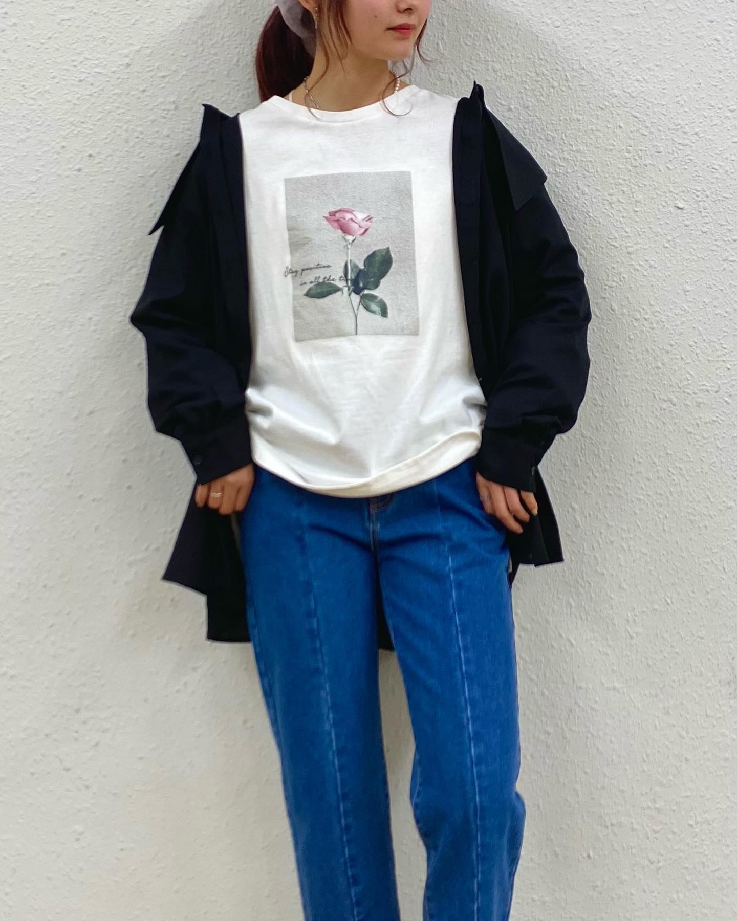2/25ｲﾝｽﾀﾗｲﾌﾞでも紹介中【new arrival】﻿﻿﻿? RP141511B001 ﾌｫﾄｱｿｰﾄﾛﾝTee▷¥2,090(税込)(店舗.オンライン近日入荷) ﻿∥color∥﻿ front : white / charcoal back: white / beige写真がプリントされた大人気のデザイン透けアイテムとのレイヤードが今の気分もちろん一枚で着ても#retrogirl_ootd#レトロガール#レトロガールコーデ#トレンドファッション#プチプラコーデ#プリントtシャツ #フォトt #フォトプリントtシャツ #ローズ #ローズデザイン#襟付きブラウス #デニムコーデ#春カラー #春コーデ #2021ss
