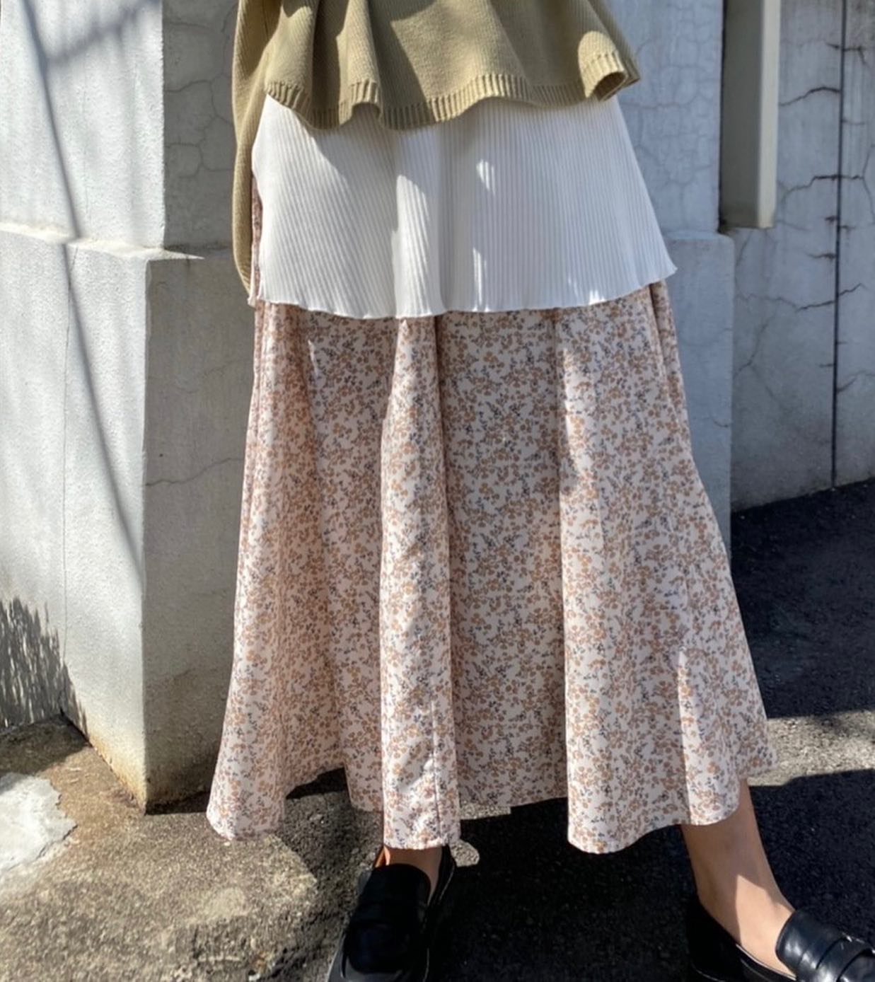 .【New arrival】? RM156231T001柄ﾌﾚｱｽｶｰﾄ¥3,190(税込)(一部店舗今週入荷、ｵﾝﾗｲﾝ近日入荷)∥color∥ white / blue / black投入店舗はお近くの店舗まで問い合わせください夏らしくてとってもかわいい柄のため確実に手に入れたいならｵﾝﾗｲﾝがおすすめ！#柄スカート #マーメイドスカート #柄フレア #夏スカート #スカートコーデ #フレンチガーリー #デイジー #デイジー柄 #ガーリーmix #カジュアルmix #春カラー #春コーデ #2021ss