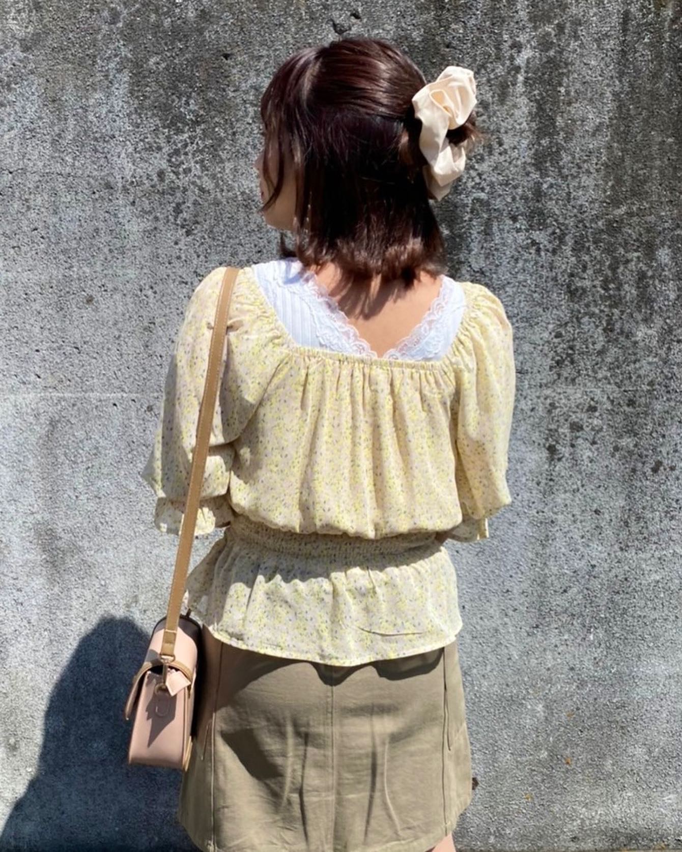 4/7ｲﾝｽﾀﾗｲﾌﾞでも紹介中【New arrival】﻿﻿﻿? RS136623G001ｼｬｰﾘﾝｸﾞ花柄ｼｱｰﾌﾞﾗｳｽ▷¥2,750(税込)(店舗今週入荷.オンライン近日入荷) ﻿∥color∥﻿ grey / yellow / black#retrogirl_ootd#レトロガール#レトロガールコーデ#トレンドファッション#プチプラコーデ#花柄 #花柄ブラウス #ブラウスコーデ #イエローコーデ #カーキコーデ#ミニスカート #ミディスカート #低身長コーデ