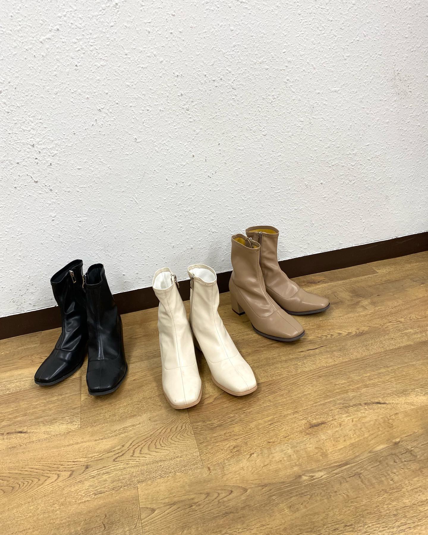 8/19のｲﾝｽﾀﾗｲﾌﾞでも紹介中【New arrival】? RA151242N001  ｽﾄﾚｯﾁｼｮｰﾄﾌﾞｰﾂ▷¥3,190(税込)(店舗今週一部入荷.オンライン予約スタート) 投入店舗札幌パセオ、札幌４丁目、仙台エスパル、ルミネ大宮、ルミネ立川、ルミネエスト、ルミネ池袋、アトレ川崎、名古屋パルコ、梅田ヘップ、天王寺ミオ、ソラリアプラザ、アミュエスト博多、アミュプラザ小倉9月残りの店舗入荷予定∥color∥ white / beige / black∥size∥ M / L#retrogirl_ootd#レトロガール#レトロガールコーデ#トレンドファッション#プチプラコーデ#秋カラー #秋コーデ #2021aw#ショートブーツ #ブーツ #ストレッチブーツ #白ブーツ