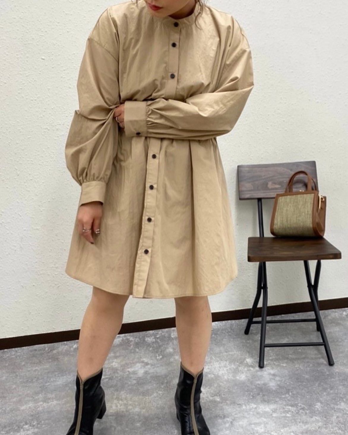 9/3 ｲﾝｽﾀﾗｲﾌﾞ紹介ｱｲﾃﾑ！【New arrival】? RF156223T001 ｷﾞｬｻﾞｰﾁｭﾆｯｸｼｬﾂ▷¥3,190(税込)(店舗入荷中.オンライン予約受付中) ∥color∥ white / brown / blackﾜﾝﾋﾟｰｽとして着て頂いてもﾊﾟﾝﾂ合わせでｼｬﾂとして合わせて頂いても1枚で決まるｱｲﾃﾑ#retrogirl_ootd#レトロガール#レトロガールコーデ#トレンドファッション#プチプラコーデ#秋カラー #秋コーデ #2021aw