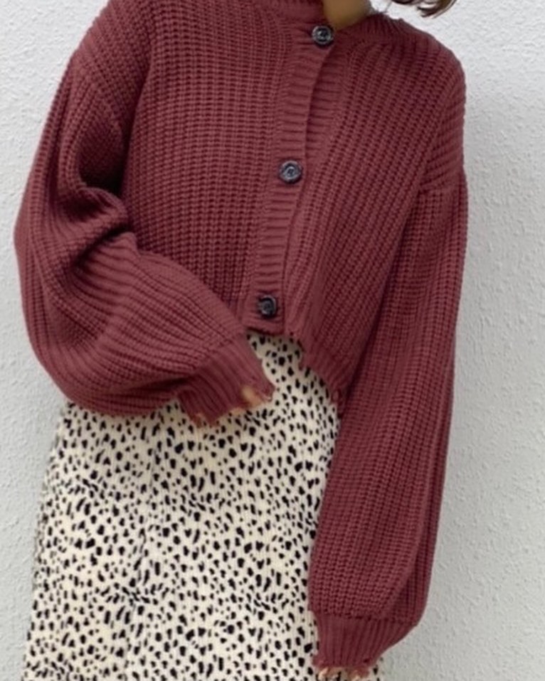 【New arrival】? RF157112N001  ﾀﾞﾒｰｼﾞｼｮｰﾄｶｰﾃﾞ▷¥3,190(税込)(店舗入荷.オンライン予約受付中) ∥color∥ white / blue / red / mix black /mix brown#retrogirl_ootd#レトロガール#レトロガールコーデ#トレンドファッション#プチプラコーデ#秋カラー #秋コーデ #2021aw#ショートカーディガン #カーディガン #カーディガンコーデ #ロングワンピース #ロングブーツ