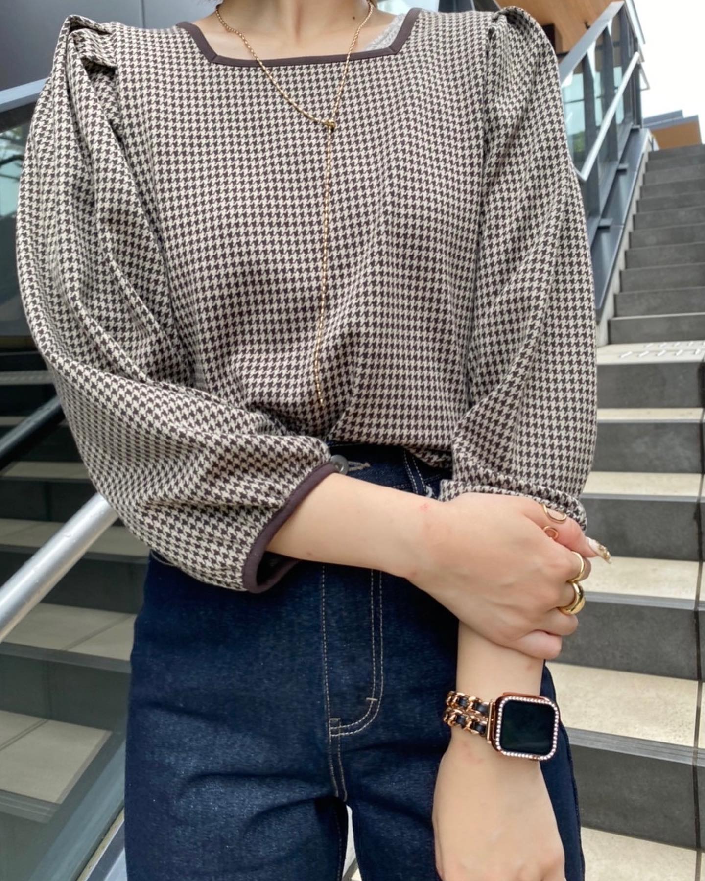 【New arrival】? RF141511T001  ｱｿｰﾄ柄ﾊﾟｲﾋﾟﾝｸﾞTee▷¥2,090(税込)(店舗今週入荷.オンライン近日入荷) ∥color∥ white /  brown / red / black#retrogirl_ootd#レトロガール#レトロガールコーデ#トレンドファッション#プチプラコーデ#秋カラー #秋コーデ #2021aw#千鳥柄