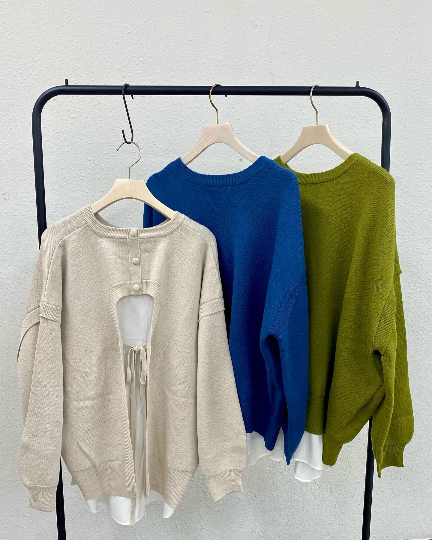 【New arrival】? RF139412T003 Bﾘﾎﾞﾝﾄﾞｯｷﾝｸﾞﾆｯﾄ▷¥3,190(税込)(店舗.オンライン入荷中) ∥color∥ white / green / blue#retrogirl_ootd#レトロガール#レトロガールコーデ#トレンドファッション#プチプラコーデ#秋カラー #秋コーデ #2021aw