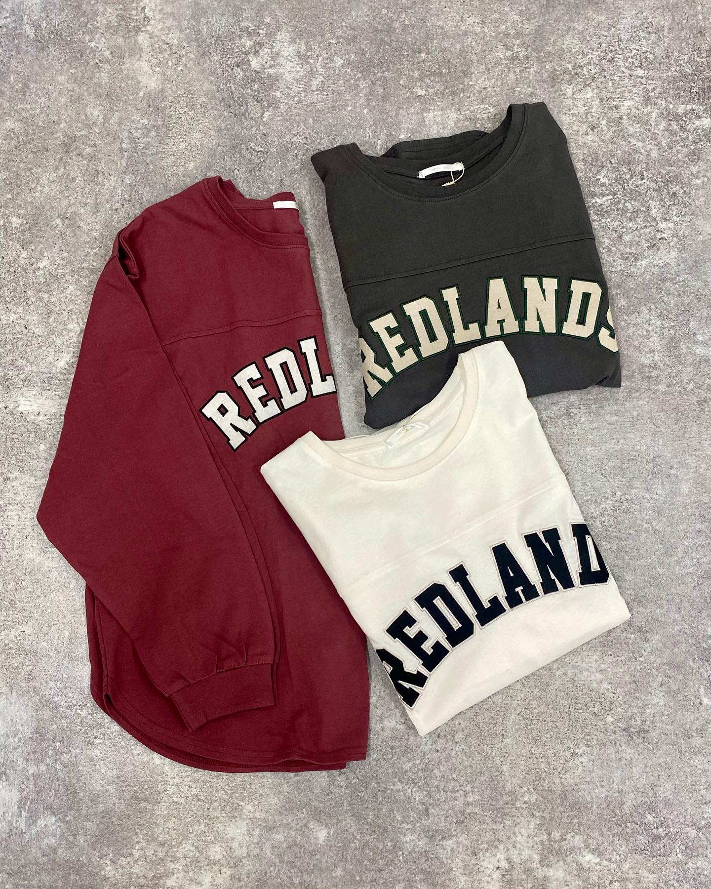【New arrival】? RF141511B001 ﾜｯﾍﾟﾝﾛｺﾞTee▷¥2,090(税込)(店舗.オンライン入荷中) ∥color∥ white / red / charcoal#retrogirl_ootd#レトロガール#レトロガールコーデ#トレンドファッション#プチプラコーデ#秋カラー #秋コーデ #2021aw #ロゴt  #ロンt