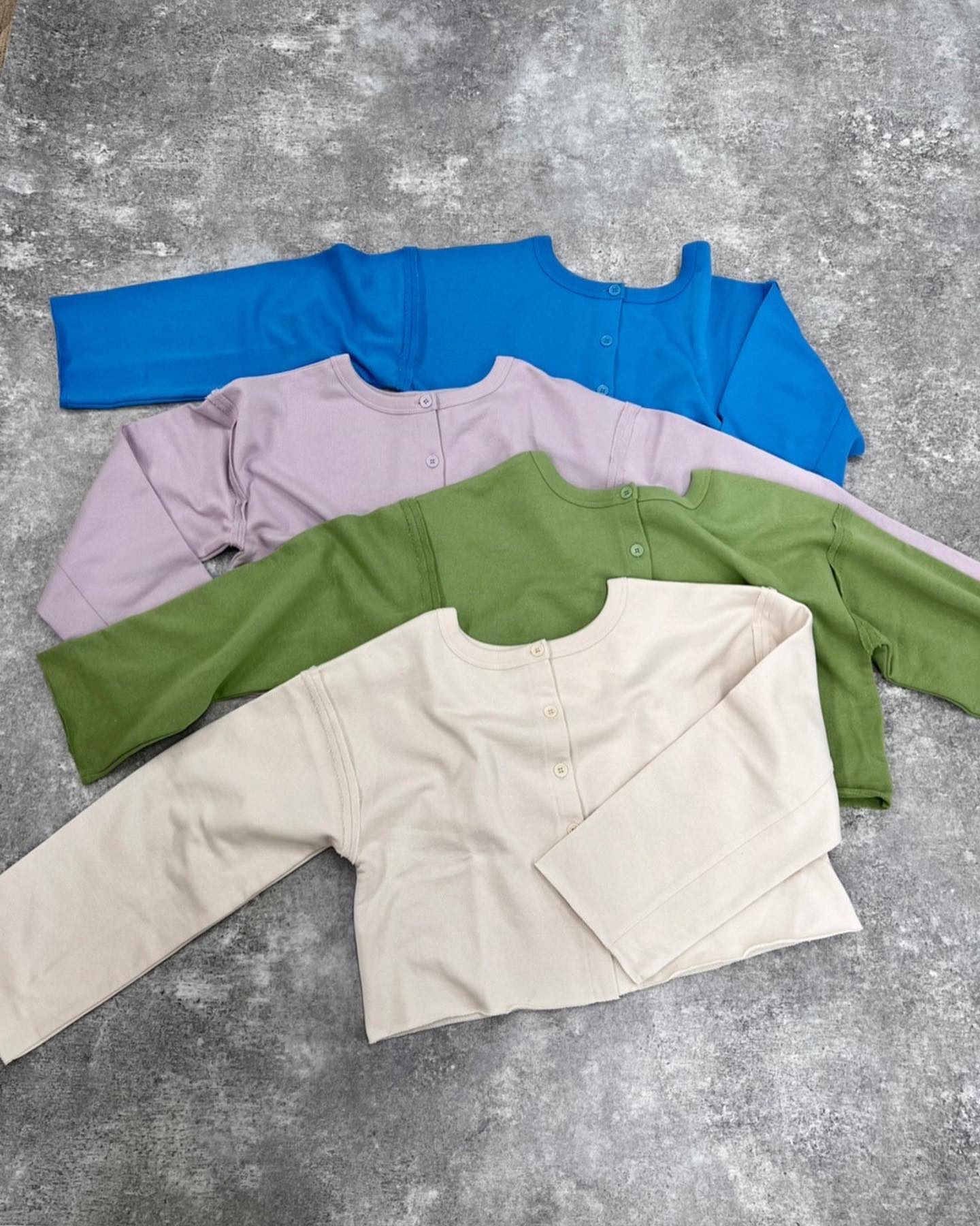 【New arrival】? RP257111G0022way裏毛ｼｮｰﾄﾄﾚｰﾅｰ▷¥2,090(税込)(店舗入荷中.ｵﾝﾗｲﾝ近日入荷)∥color∥white /  lavender / blue / green#retrogirl_ootd#レトロガール#レトロガールコーデ#トレンドファッション#プチプラコーデ #春カラー　#春コーデ　#トレーナー#ショートトレーナー