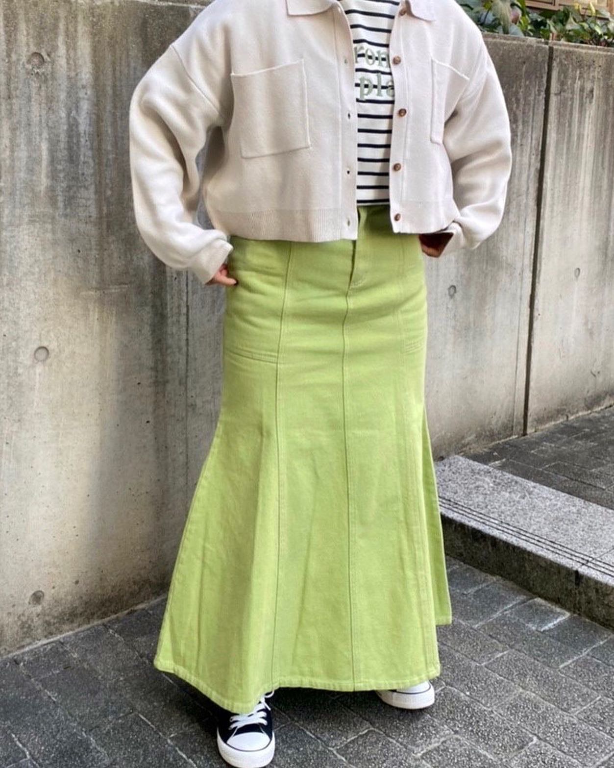 【New arrival】? RA234831T002配色ｽﾃｯﾁﾏｰﾒｲﾄﾞｽｶｰﾄ▷¥3,190(税込)(店舗入荷中.ｵﾝﾗｲﾝ近日入荷)∥color∥white / blue / green / black#retrogirl_ootd#レトロガール#レトロガールコーデ#トレンドファッション#プチプラコーデ #春カラー　#春コーデ　#スカート#スカートコーデ　#マーメイドスカート
