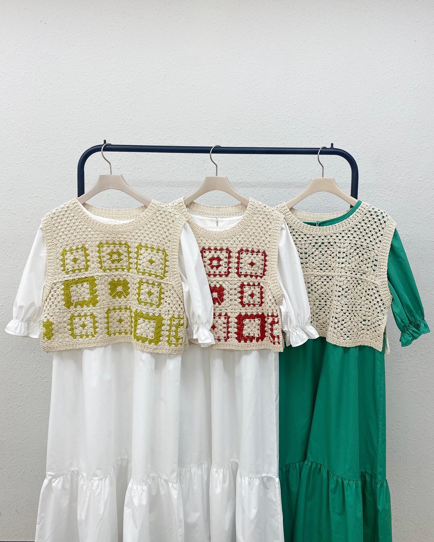 【new arrival】? RM237522B001ｸﾛｼｪSETﾜﾝﾋﾟｰｽ▷¥5,390(税込)(店舗今週入荷.ｵﾝﾗｲﾝ近日入荷)∥color∥white / yellow / red#retrogirl_ootd #レトロガール #レトロガールコーデ #プチプラアイテム #プチプラファッション #プチプラコーデ #春アイテム #春コーデ #トレンドアイテム #トレンドファッション #カラーコーデ #カラーアイテム #カラーファッション#ワンピース　#クロシェワンピ #ワンピースコーデ