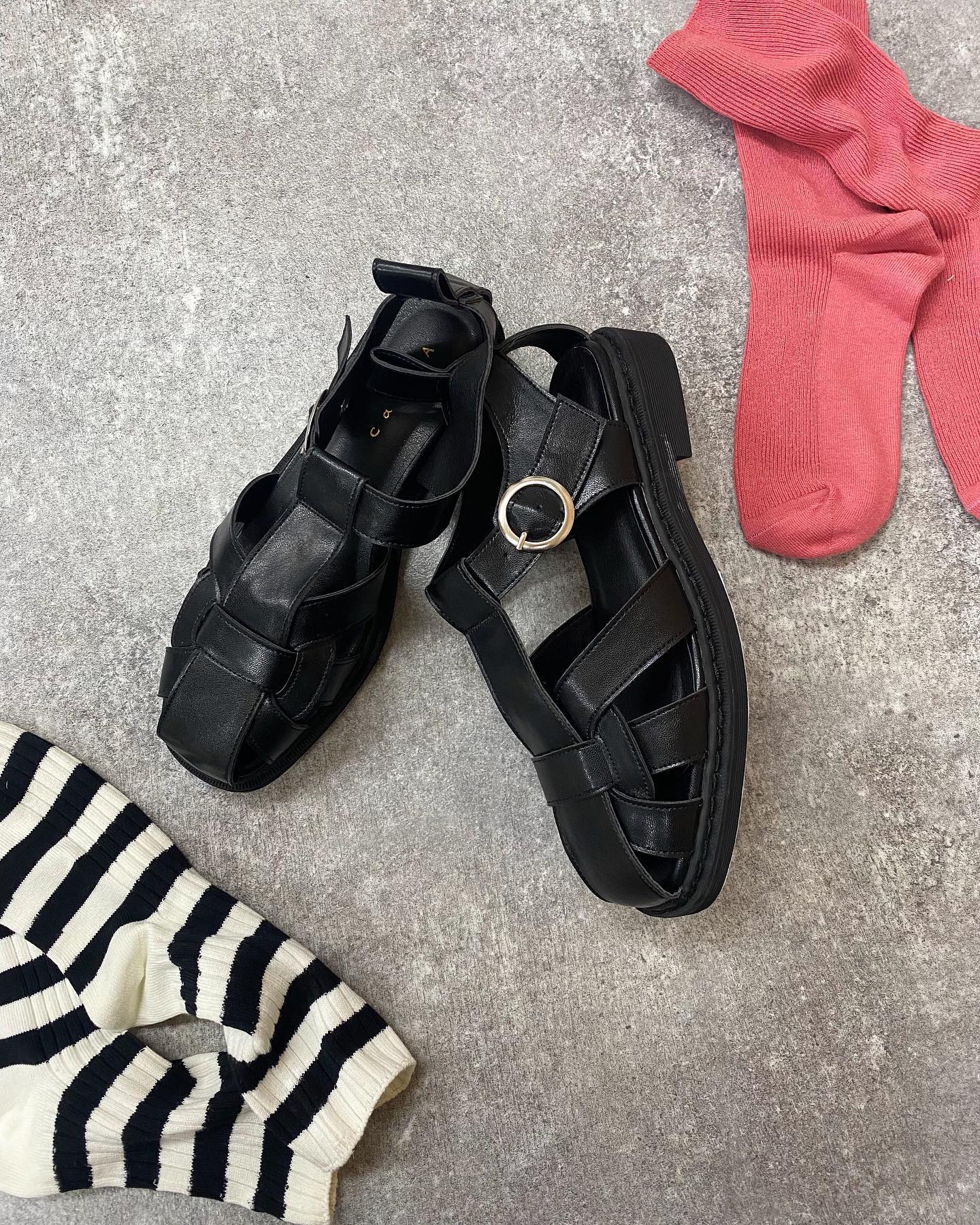 【new arrival】? RS251242B001ｸﾞﾙｶｻﾝﾀﾞﾙ▷¥3,190(税込)(店舗今週入荷.ｵﾝﾗｲﾝ近日入荷)∥color∥white / brown / black#retrogirl_ootd #レトロガール #レトロガールコーデ #プチプラアイテム #プチプラファッション #プチプラコーデ #春アイテム #春コーデ #トレンドアイテム #トレンドファッション #カラーコーデ #カラーアイテム #カラーファッション#グルカサンダル　#サンダル　#サンダルコーデ　#ルーズソックス