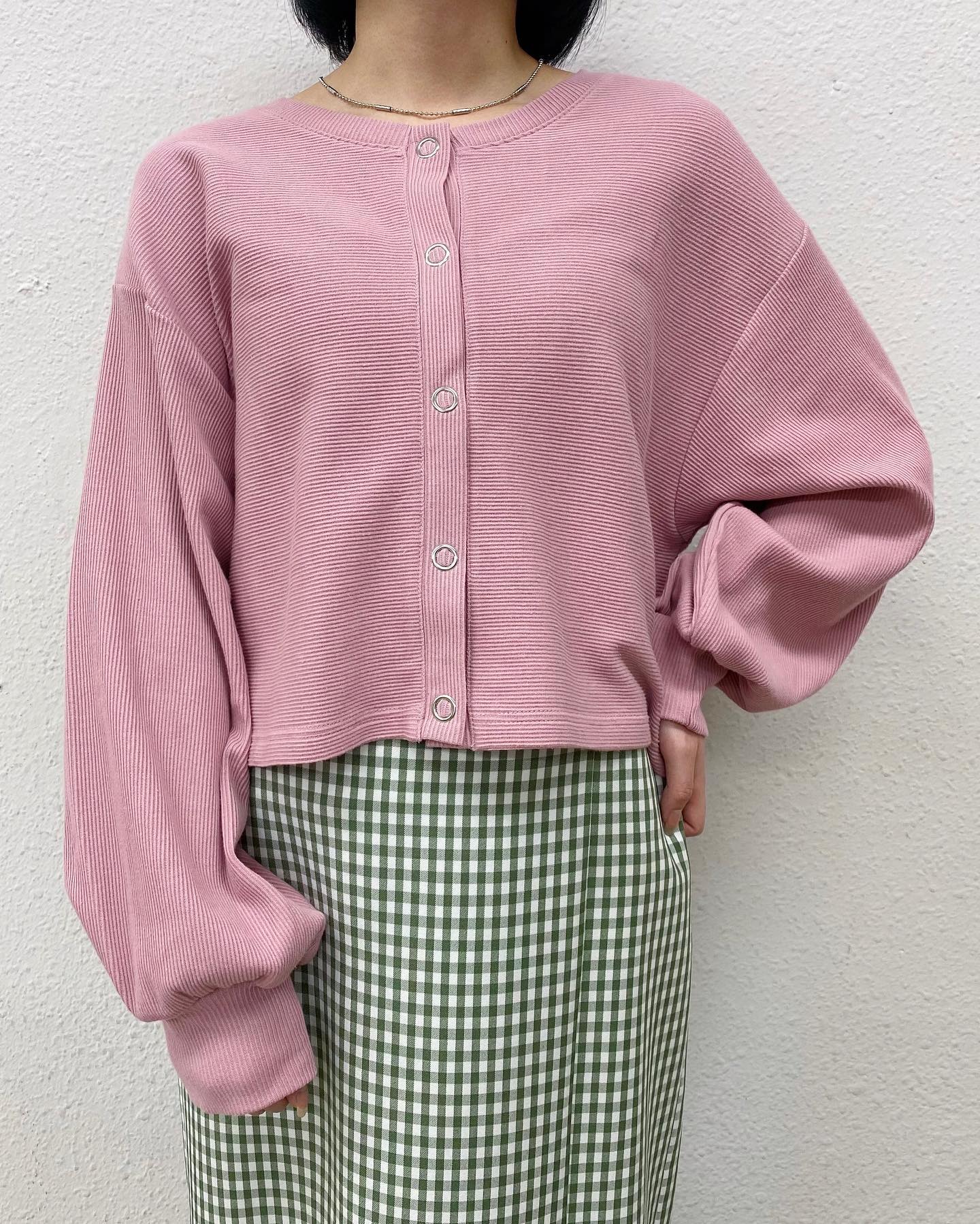 【new arrival】新色が追加！? RP239411S001ﾄﾞｯﾄ釦ﾃﾚｺｶｰﾃﾞ▷¥2,090(税込)(店舗.ｵﾝﾗｲﾝ入荷中)∥color∥white / yellow / green blue / black / pink#retrogirl_ootd #レトロガール #レトロガールコーデ #プチプラアイテム #プチプラファッション #プチプラコーデ #春アイテム #春コーデ #トレンドアイテム #トレンドファッション #カラーコーデ #カラーアイテム #カラーファッション#カーディガン　#カーディガンコーデ #テレコカーデ