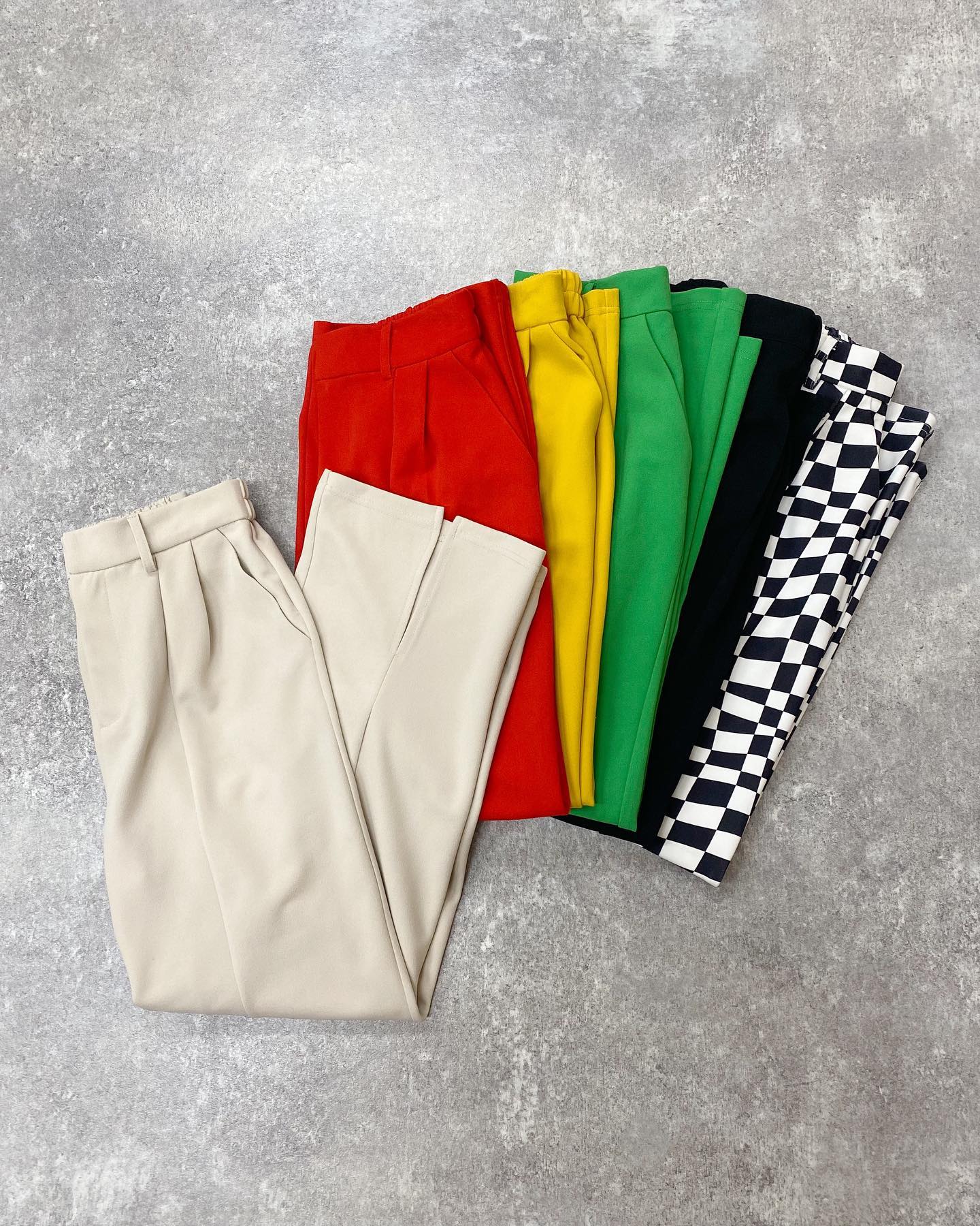 【new arrival】? RA236632N006タックイージーパンツ▷¥3,190(税込)(店舗入荷中.オンライン近日入荷)∥color∥white / green / black / red / yellowchecker#retrogirl_ootd #レトロガール #レトロガールコーデ #プチプラアイテム #プチプラファッション #プチプラコーデ #春アイテム #春コーデ #トレンドアイテム #トレンドファッション #カラーコーデ #カラーアイテム #カラーファッション#パンツ #イージーパンツ #イージーパンツコーデ #タックイージー