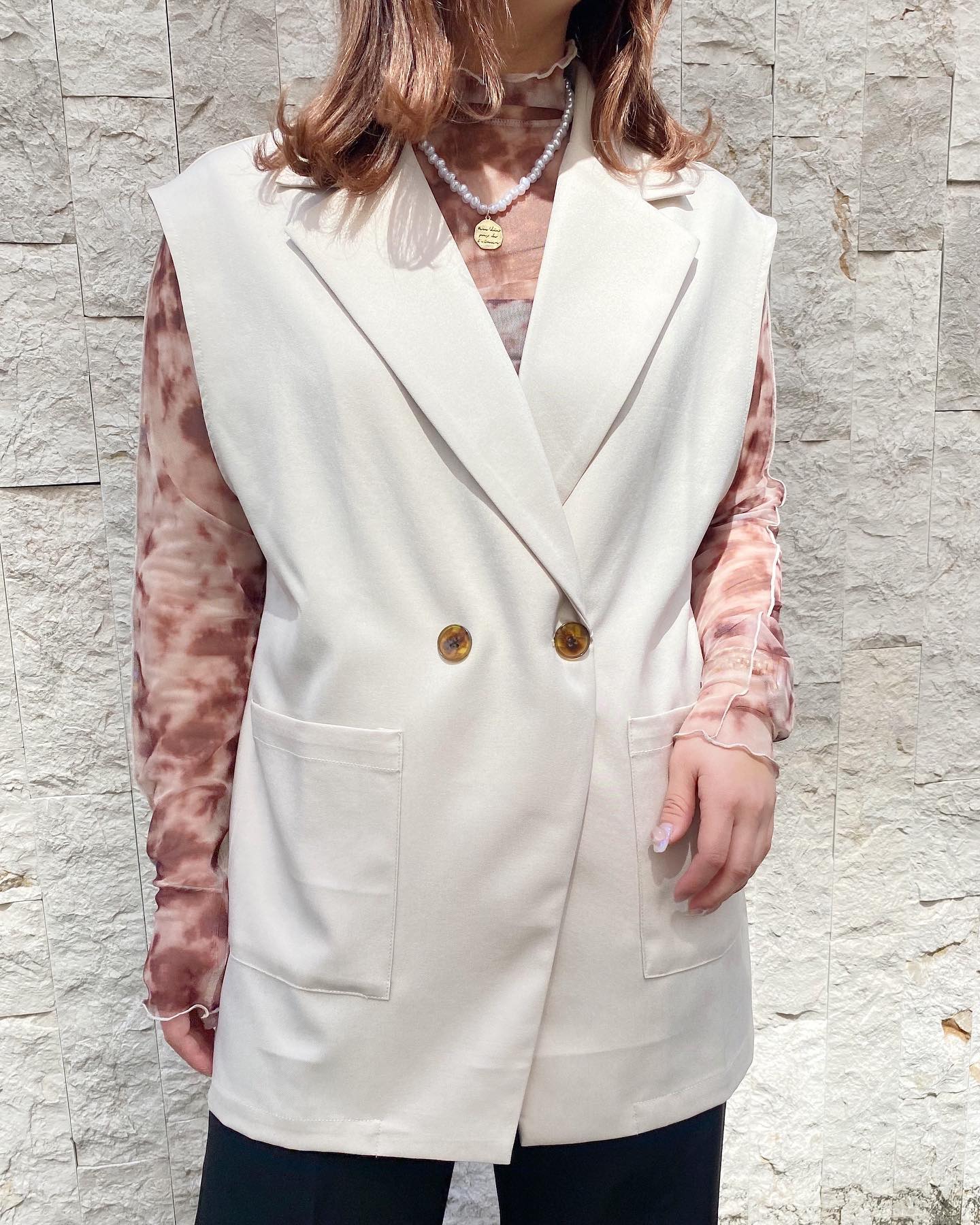 【new arrival】⁡? RM219421S001 ﾃｰﾗｰﾄﾞﾍﾞｽﾄ▷¥4,290(税込)(店舗今週入荷.ｵﾝﾗｲﾝ近日入荷)⁡white / brown / black#retrogirl_ootd #レトロガール #レトロガールコーデ #プチプラアイテム #プチプラファッション #プチプラコーデ #春アイテム #春コーデ #トレンドアイテム #トレンドファッション #カラーコーデ #カラーアイテム #カラーファッション #ベスト　#テーラードベスト #ベストコーデ