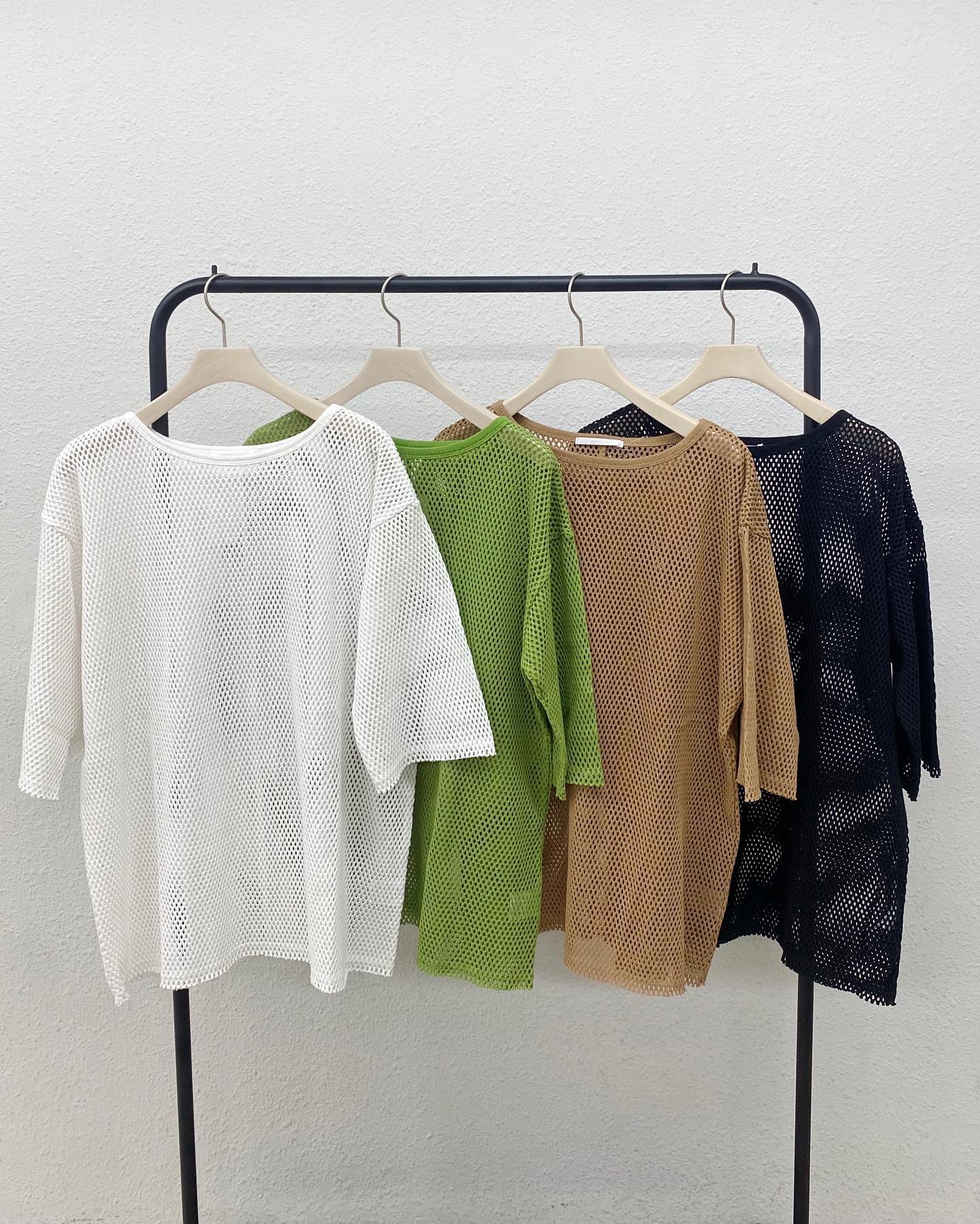 【new arrival】⁡? RS257111T003ｶｯﾄｵﾌﾒｯｼｭﾌﾟﾙｵｰﾊﾞｰ▷¥2,530(税込)(店舗入荷中.ｵﾝﾗｲﾝ近日入荷)⁡white / green / brown / black#retrogirl_ootd #レトロガール #レトロガールコーデ #プチプラアイテム #プチプラファッション #プチプラコーデ #夏アイテム #夏コーデ #トレンドアイテム #トレンドファッション #カラーコーデ #カラーアイテム #メッシュトップス #メッシュプルオーバー
