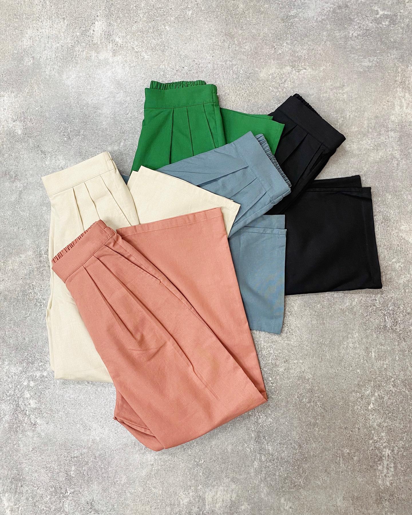 【new arrival】⁡? RE254032T001ｶﾗﾌﾙﾊﾟﾝﾂ▷¥3,190(税込)(店舗入荷中.ｵﾝﾗｲﾝ近日入荷)⁡white / pink / blue / green / black#retrogirl_ootd #レトロガール #レトロガールコーデ #プチプラアイテム #プチプラファッション #プチプラコーデ #夏アイテム #夏コーデ #トレンドアイテム #パンツ　#カラーパンツ　#パンツコーデ