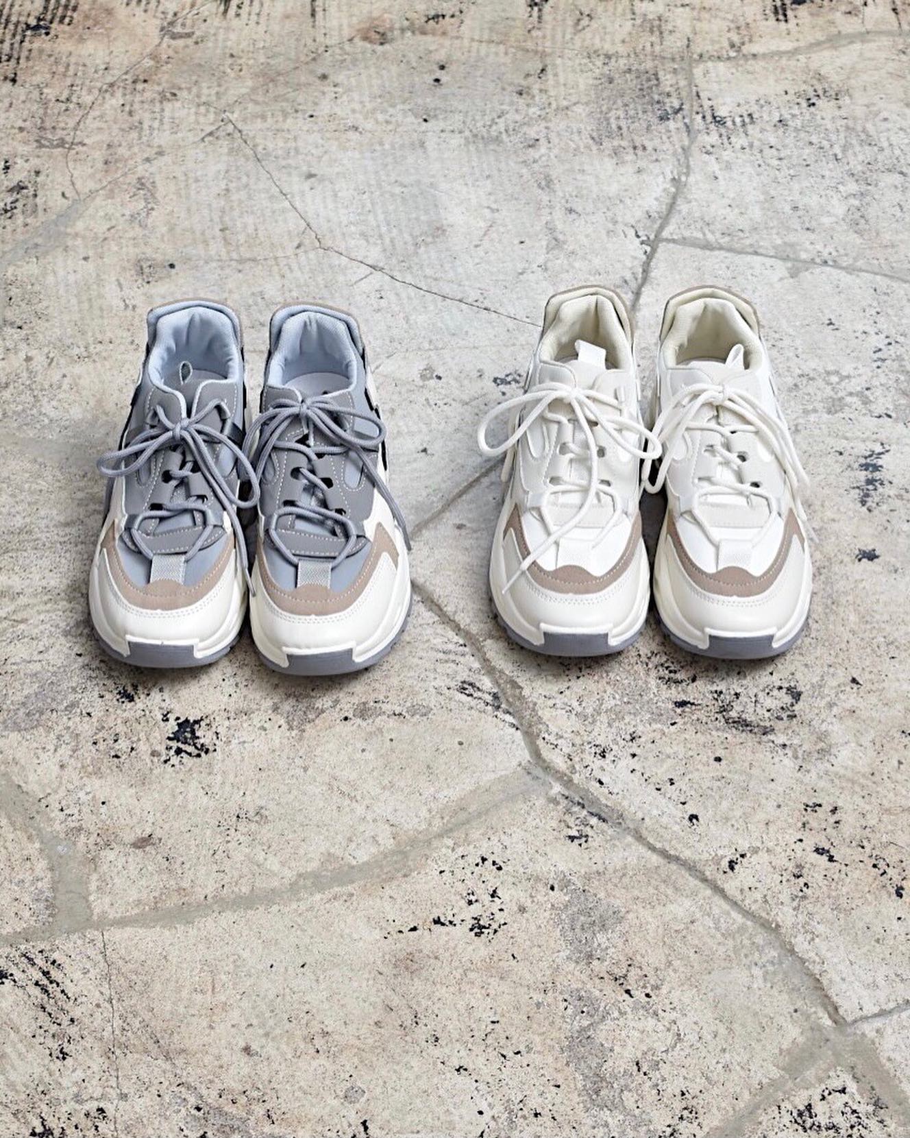 【new arrival】⁡?RA253242N002配色ﾎﾞﾘｭｰﾑｽﾆｰｶｰ▷¥4,290(税込)⁡(店舗今週入荷.ｵﾝﾗｲﾝ近日入荷)⁡white / gray⁡#retrogirl_ootd #レトロガール #レトロガールコーデ #プチプラアイテム #プチプラファッション #プチプラコーデ  #秋アイテム　#秋カラー　#スニーカー　#厚底スニーカー　#スニーカーコーデ