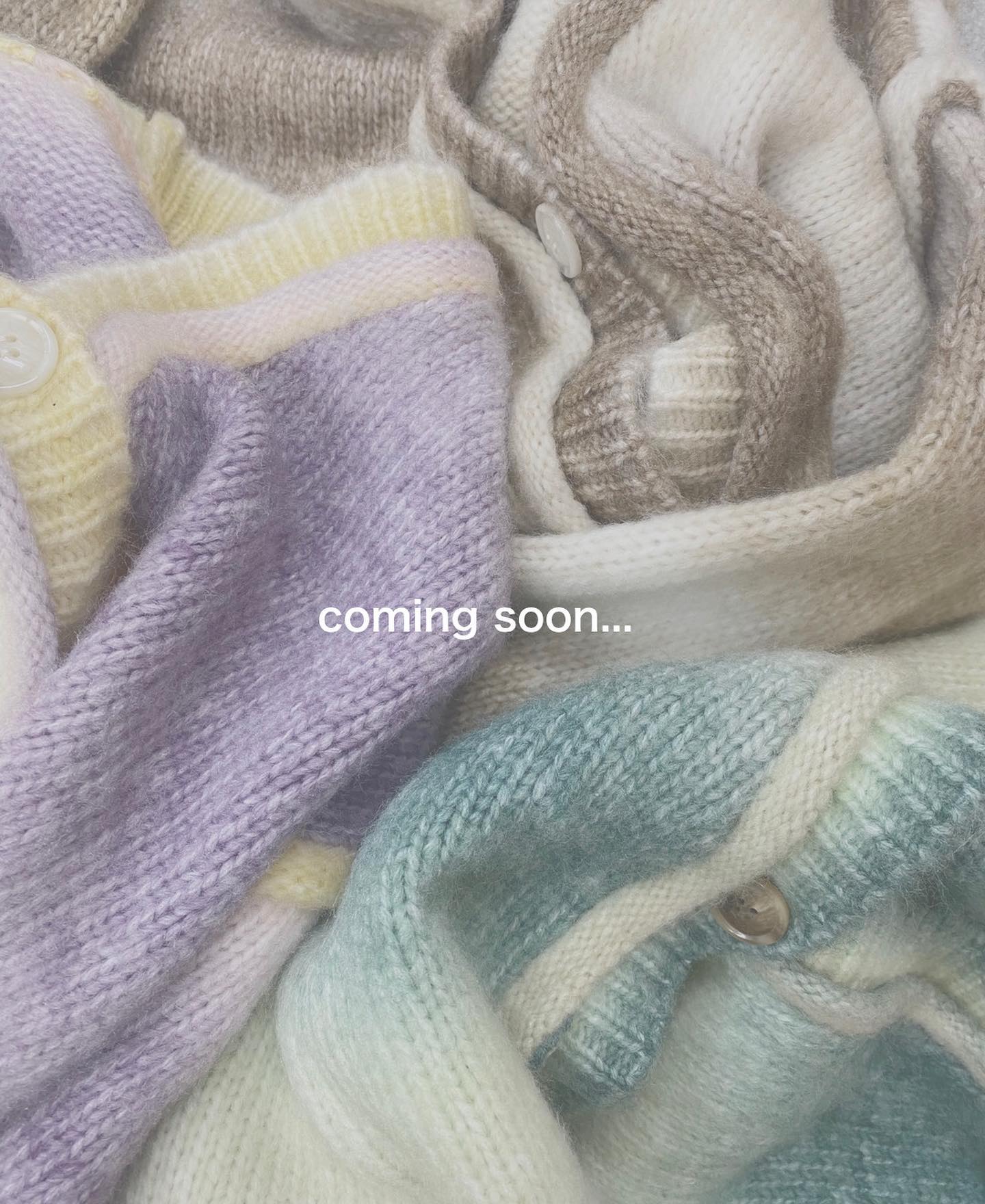 【 coming soon 】⁡?RW280012B001ｸﾞﾗﾃﾞｰｼｮﾝﾆｯﾄｶｰﾃﾞ▷¥4,290(税込)⁡(近日店舗入荷)⁡purple / green / brown⁡#retrogirl_ootd #レトロガール #レトロガールコーデ #プチプラアイテム #プチプラファッション #プチプラコーデ  #秋アイテム　#秋カラー　#グラデーションカーデ　#カーデ　#カーディガン#カーディガンコーデ