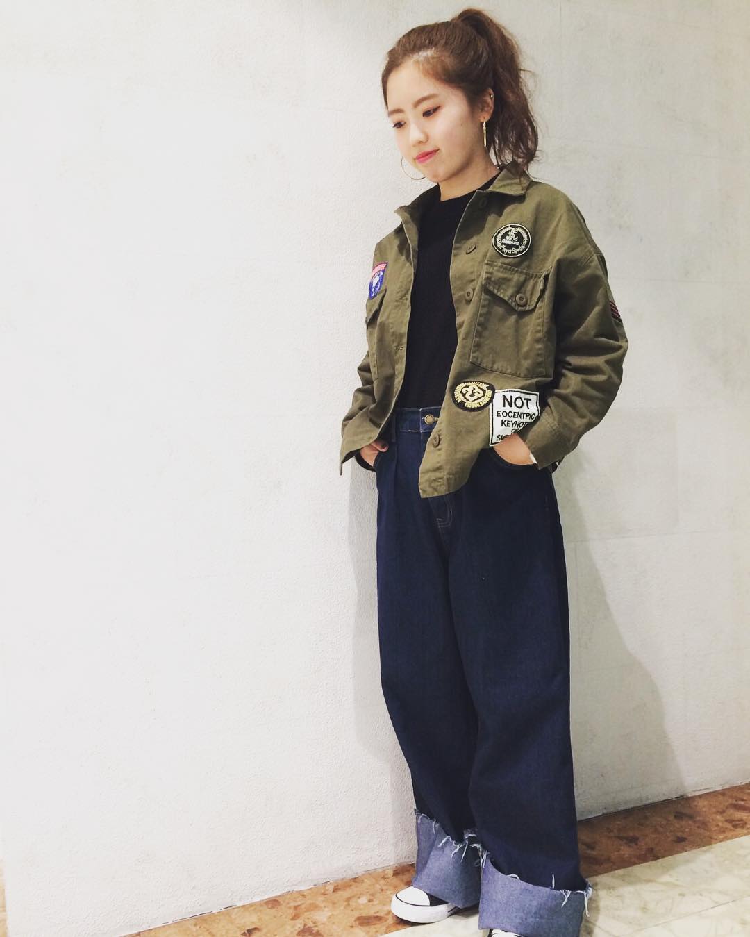 .★recommend styling★..春の新作アイテムも続々入荷..今の時期はコートの中に、春先はアウターとして.長くお使い頂けます..今年らしいワッペン使いがポイント.デニムとの相性も抜群です..ミリタリーワッペンJK ¥3,590+tax..この他SALE商品も更にお求めやすくなっております️️..寒い週末となりそうですが、期間限定プライス商品もご用意して.皆様のご来店をお待ち致しております️..#retrogirl#プチプラ#fashion#2017ss