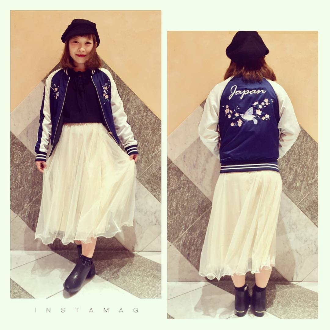 .‥⌘ staff styling ⌘‥..今期トレンドの和柄刺繍アイテムはもうお持ちでしょうか？...春定番のチュールスカートを合わせたコーデも.刺繍スカジャンで一気に顔変え?..しかもこちら裏返すとMA-1になるリバーシブルなんです.是非店頭でご覧下さい️❣️..リバーシブルスカMA-1.¥2,990+tax.メロウチュールスカート.¥1,990+tax..#retrogirl#トレンドファッション#プチプラ#刺繍#JAPAN#ジャポニズム