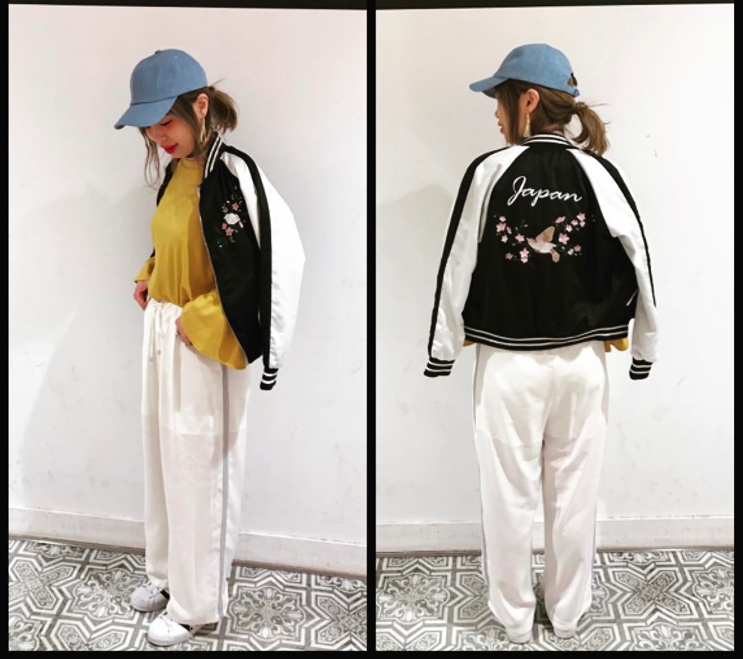 .《staff  styling》. .今年も人気のスカジャンは春限定桜の刺繍入り . .今季イチオシのイエローカラーのトップスにオススメのラインパンツと合わせて️ ..トップスは袖口が広がっていてガーリーなコーデにも相性バッチリ是非店頭でチェックしてみてください ...＊リバーシブル  スカMA-1 ¥2990+tax ..＊ラインワイドパンツ ¥2990+tax ..＊袖フレアポンチCT ¥1990+tax...#retrogirl#スカジャン#桜#刺繍#embroidery#ラインパンツ#春コーデ#プチプラコーデ#fashion