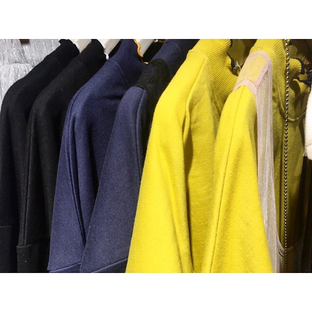 ▼RETRO BOY▼.mellow big trainer¥2,990+tax.black,navy,mustard...3color.▷取扱店舗▷新宿ルミネEST店▷ルミネ大宮店#retrogirl#retroboy#mellow#black#navy#mustard#fashion#casual#street#girly#トレーナー#フリル#カジュアル#プチプラ#オーバーサイズ#お洒落