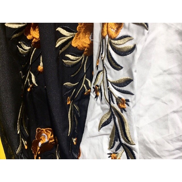 ▼RETRO BOY▼.袖刺繍 H/N blouse¥3,990.black,white,,,2color.▷取扱店舗▷新宿ルミネEST店▷ルミネ大宮店▷NEW梅田HEP FIVE店(3/3〜renew open).#retroboy#retrogirl#blouse#fashion#embroidery#flower#ハイネック#ブラウス#刺繍#トレンド#お洒落#koreanfashion#girly#casual#大人カジュアル
