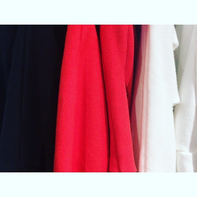 ▼RETRO BOY▼.rose print トレーナー¥3,990+tax.black,red,white3color.▷取扱店舗▷新宿ルミネEST店▷ルミネ大宮店.#retroboy#retrogirl#rose#street#casual#koreanfashion#trend#fashion#instafashion#ootd#カジュアル#メンズライク#トレーナー#black#red#white