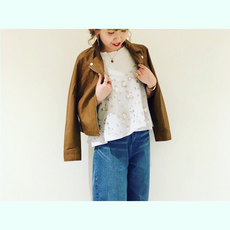 .【STAFF STYLING】..花柄キャミソールにデニム&レザージャケットを合わせる甘辛MIXコーデ･:*+...天王寺MIO本館店..#retrogirl #cordinate #ootd #プチプラ#花柄#denim#ライダースジャケット