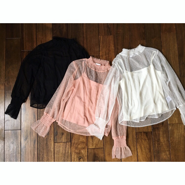 【pick up item】..カラーはオフ，ピンク，クロ，の3色展開･:*+..チュールP/O set.¥1,990+税..#retrogirl #チュールトップス #プチプラ
