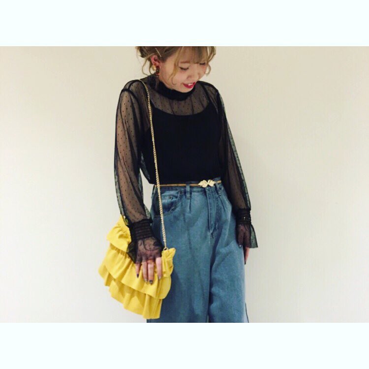 .‪【STAFF STYLING】‬.‪チュール素材で透け感のあるトップスが新入荷･:*+.デニムを合わせてカジュアルダウンに˚✧₊⁎..チュールP/O set.¥1,990+税..天王寺MIO本館店..#retrogirl #cordinate #ootd #チュールトップス#プチプラコーデ
