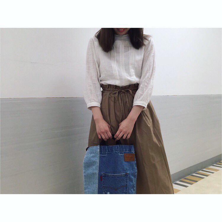 【STAFF STYLING】..レースブラウスとワイドパンツを合わせたカジュアルコーデ☆.ベージュのカラーとの相性も◎..河原町OPA店..チビH/NレースBL.￥1,990＋税..綿イージーワイドPT.￥2,990＋税..#retrogirl #ブラウス #ワイドパンツ #ootd #プチプラコーデ  #プチプラ