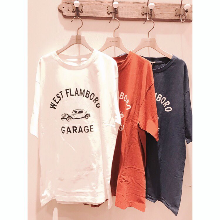 【pick up item】..ゆったりとした大きめTシャツ*･゜ﾟ･*:.｡..｡..ビスチェを合わせるのが今の気分˚✧₊⁎..柄は2種類からお選びください♪...ワイドBIG TEE.¥1,290+税..#retrogirl #ビッグT #プチプラ