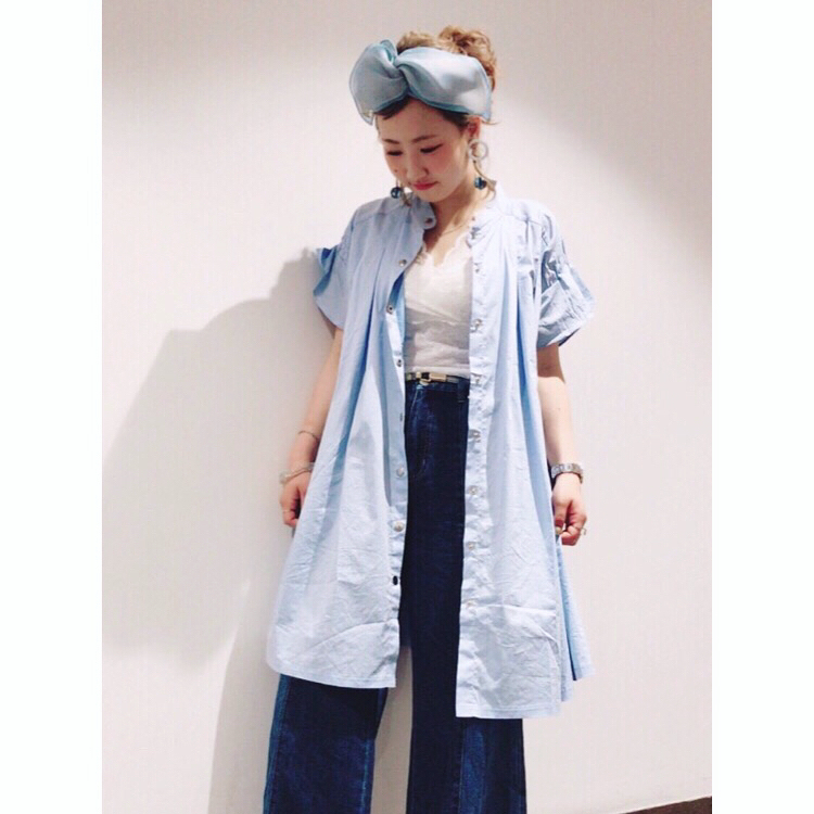 【limited item】..シャツワンピは羽織としてもワンピースとしても使って頂ける万能アイテムです˚✧₊⁎.フリルが付いたベルトが特徴的でバックスタイルのアクセントにもなります*・゜゚・*:.。..。.:..ルミネエスト新宿店..▼限定アイテム▼.ベルト付フレアワンピ.¥3990+tax..#retrogirl #retroboy #プチプラコーデ #シャツワンピ