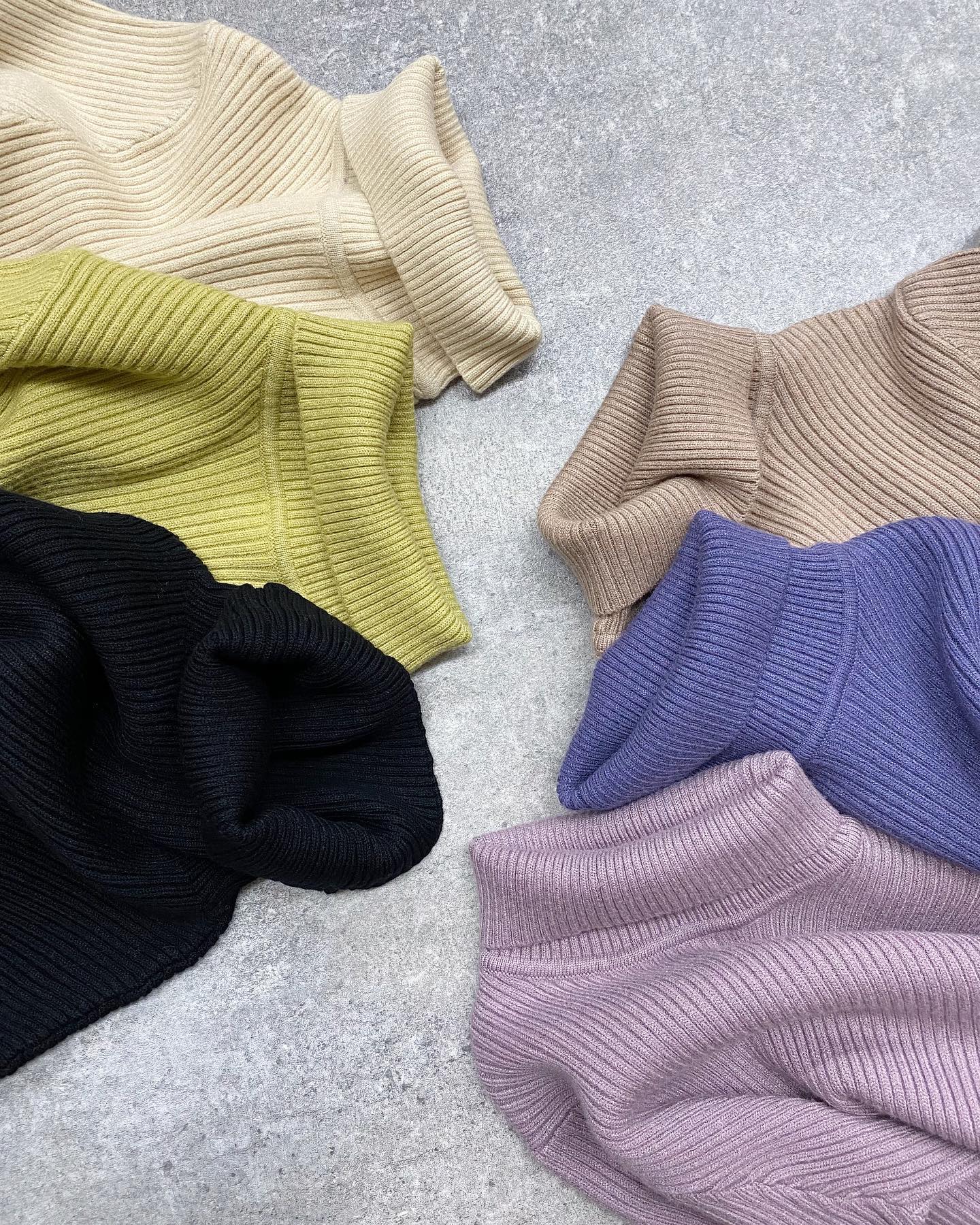 【 new arrival 】⁡⁡🏷️RW256912N002ﾘﾌﾞﾀｰﾄﾙﾆｯﾄ ¥1,870（税込）⁡⁡white / brown / yellow / pink / blue / black⁡⁡（店舗今週入荷/ｵﾝﾗｲﾝ近日入荷）⁡⁡⁡⁡#retrogirl_ootd #レトロガール #レトロガールコーデ #プチプラアイテム #プチプラファッション #プチプラコーデ  #秋アイテム　#秋カラー　#冬アイテム#冬カラー　#タートルネック　#ニット