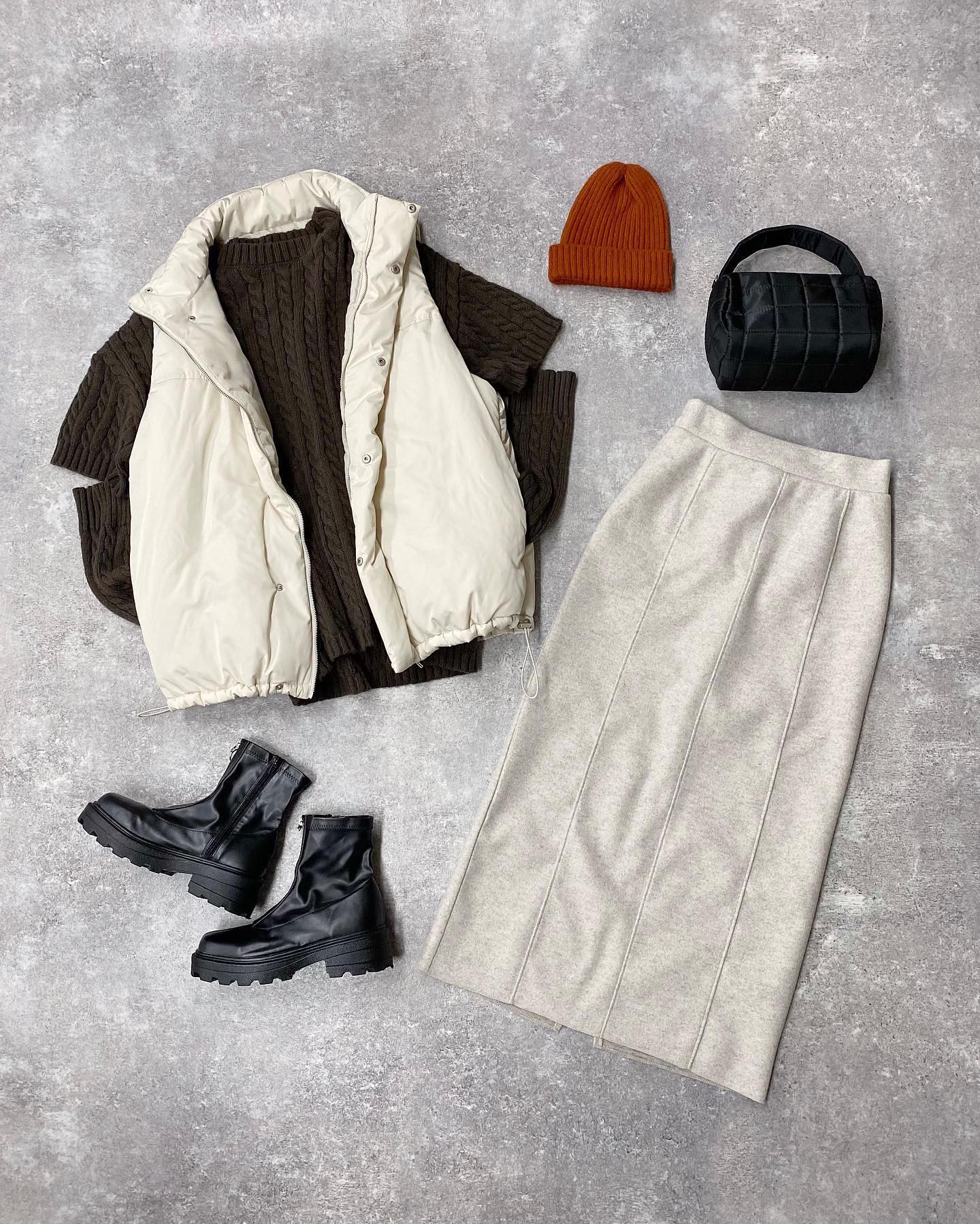 【 new arrival 】⁡⁡?️RW280011S001ｱｰﾑｳｫｰﾏｰ付きﾆｯﾄ ¥4,290（税込）⁡⁡white / gray / brown ⁡⁡（店舗入荷中/ｵﾝﾗｲﾝ近日入荷）⁡⁡⁡⁡#retrogirl_ootd #レトロガール #レトロガールコーデ #プチプラアイテム #プチプラファッション #プチプラコーデ  #秋アイテム　#秋カラー　#冬アイテム　#冬カラー　#アームウォーマー　#ニット
